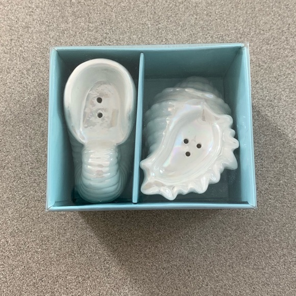 Other - Brand New Seashell Salt & Pepper Shaker